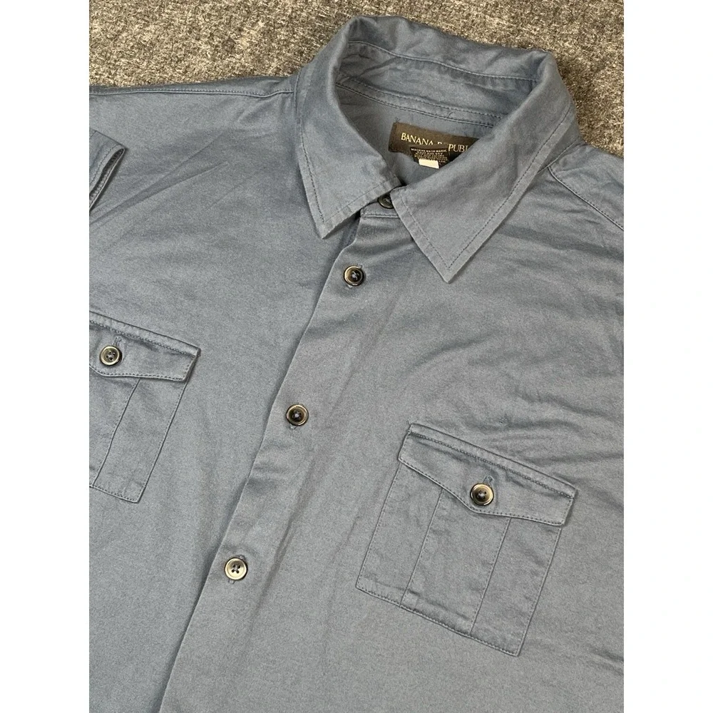 Banana Republic Men XL Button Up Short Sleeve Denim ChambrayBlue Cotton Pockets‎